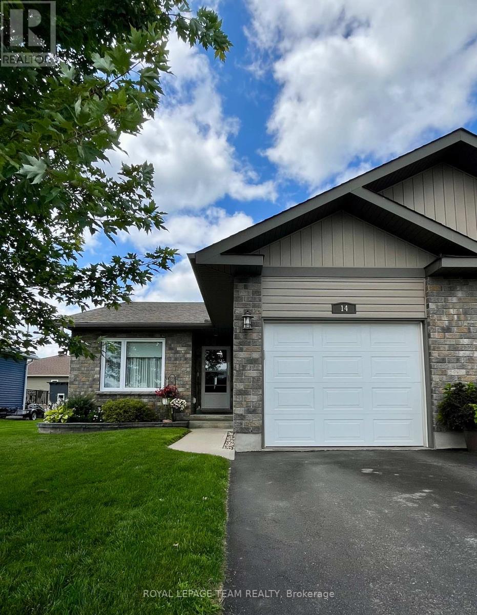 14 OTTERIDGE AVENUE, Renfrew, Ontario