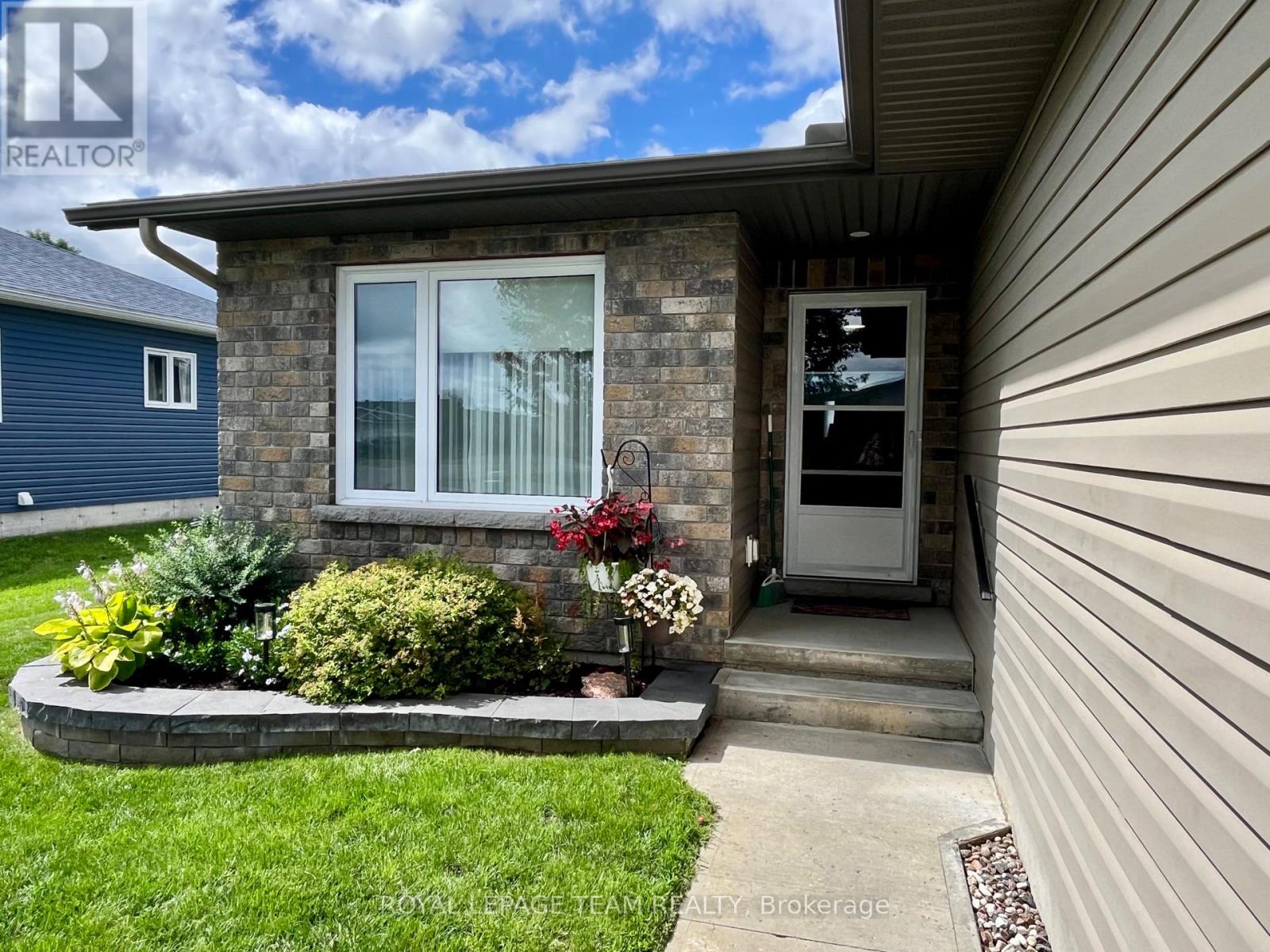 14 Otteridge Avenue, Renfrew, Ontario  K7V 0A1 - Photo 2 - X13626392