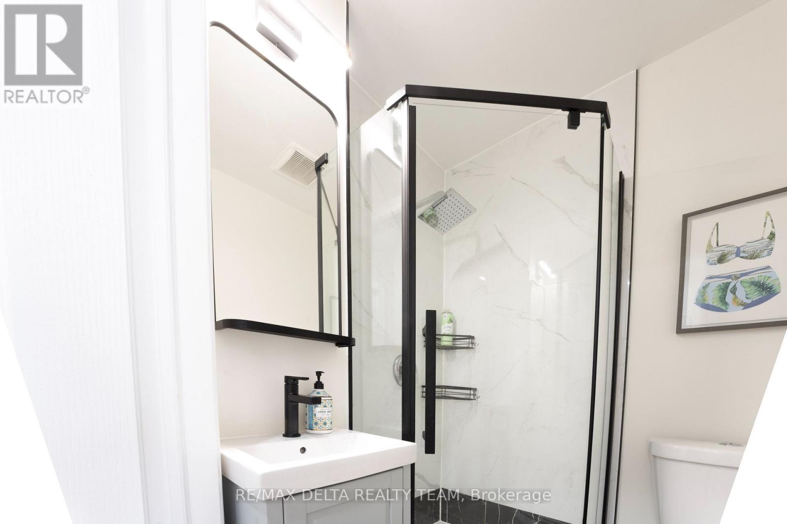 7 Craven Road, Toronto, Ontario  M4L 2Z4 - Photo 13 - E13626552
