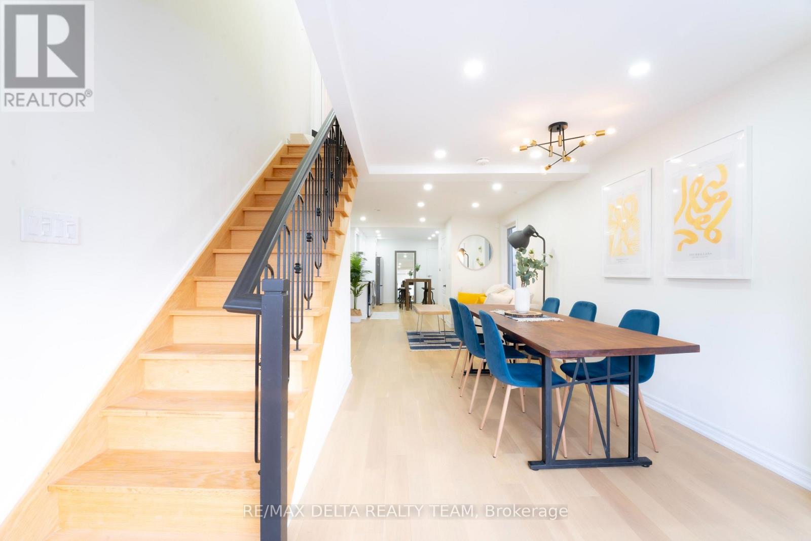 7 Craven Road, Toronto, Ontario  M4L 2Z4 - Photo 2 - E13626552