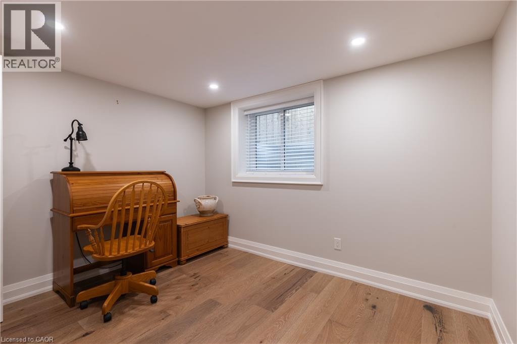 2195 Courtland Drive, Burlington, Ontario  L7R 1S2 - Photo 25 - 40842816