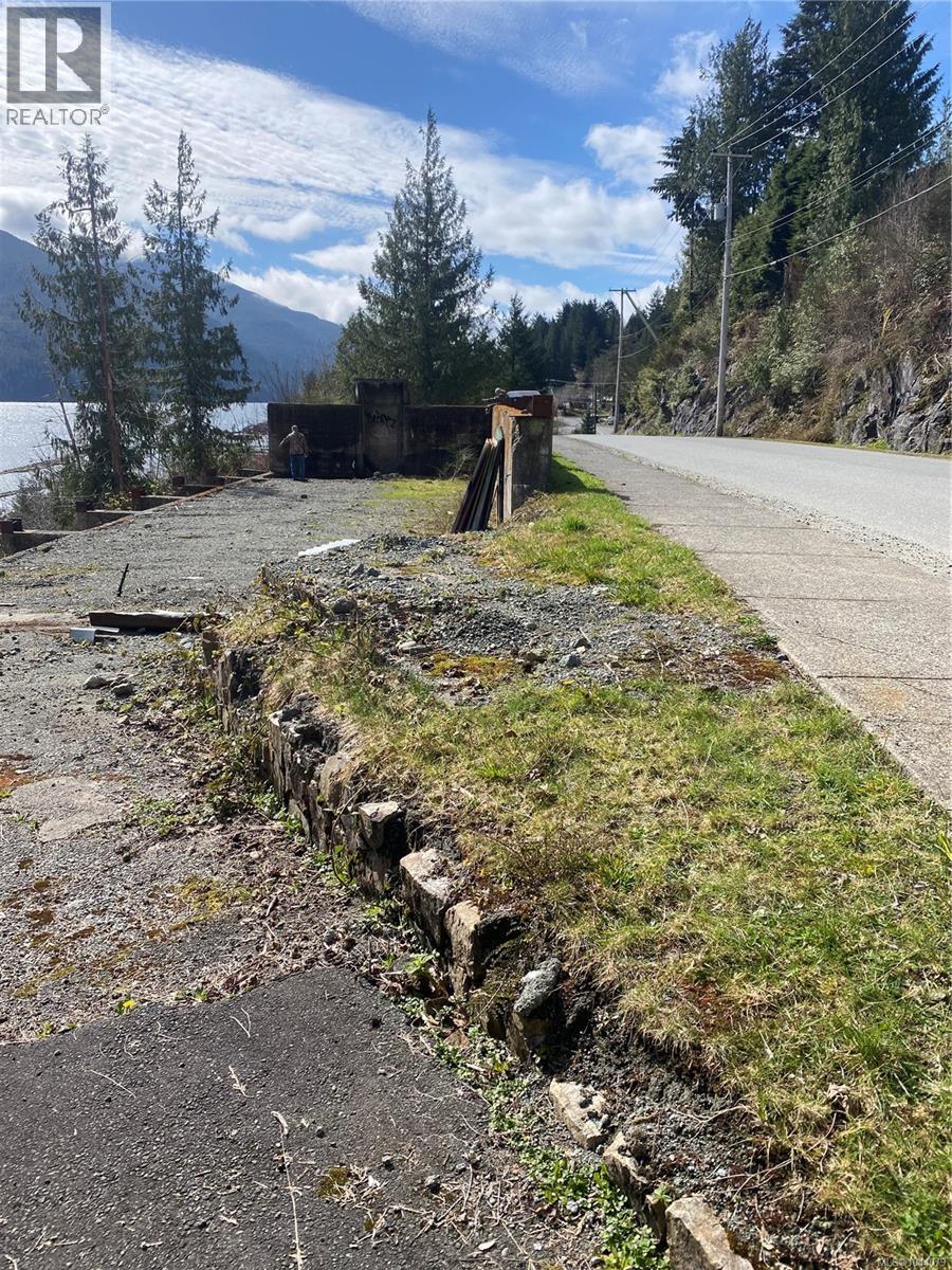 555 Maquinna Dr S, Tahsis, British Columbia  V0P 1X0 - Photo 4 - 1044079