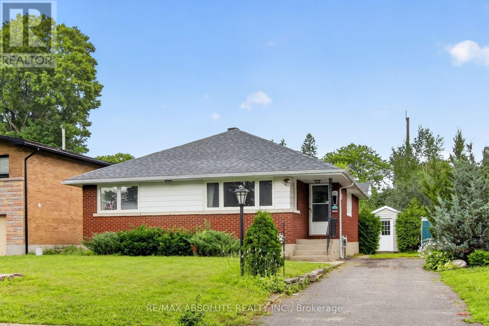 511 PENHILL AVENUE, Ottawa, Ontario