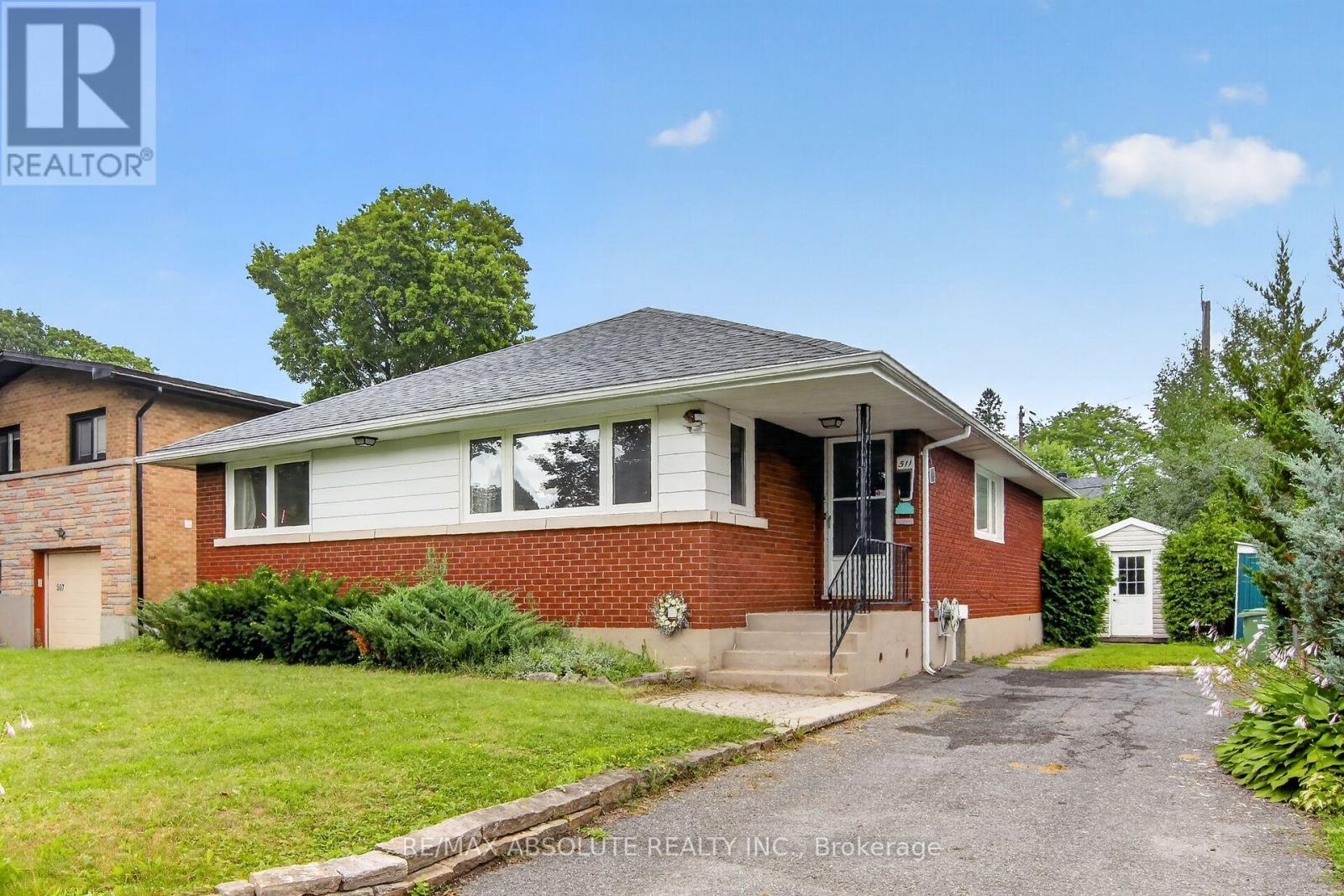 511 Penhill Avenue, Ottawa, Ontario  K1G 0V5 - Photo 2 - X13626386