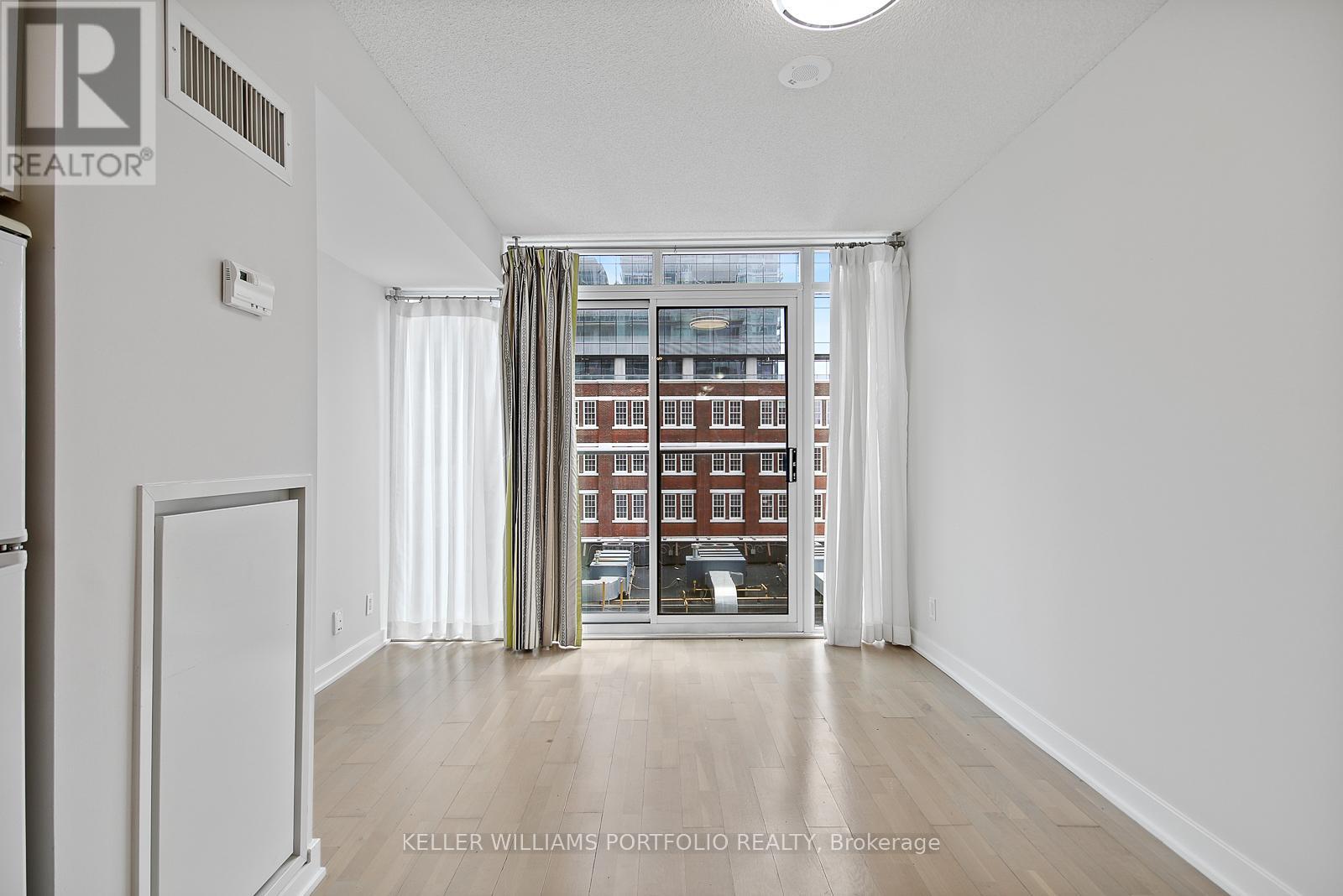 605 - 21 Nelson Street, Toronto, Ontario  M5V 3H9 - Photo 12 - C13626408