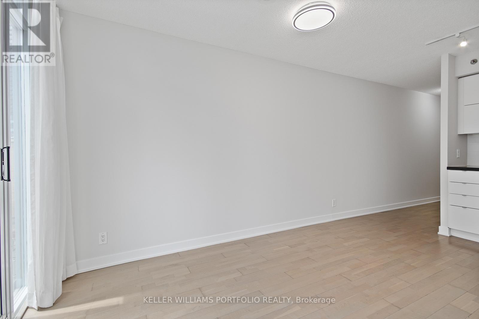 605 - 21 Nelson Street, Toronto, Ontario  M5V 3H9 - Photo 13 - C13626408