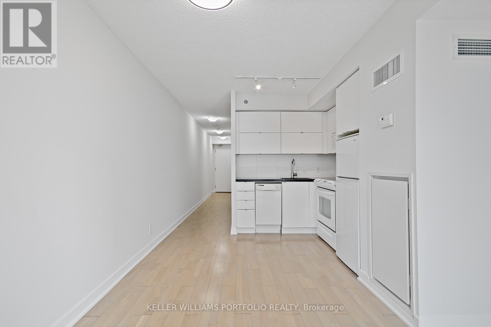 605 - 21 Nelson Street, Toronto, Ontario  M5V 3H9 - Photo 15 - C13626408