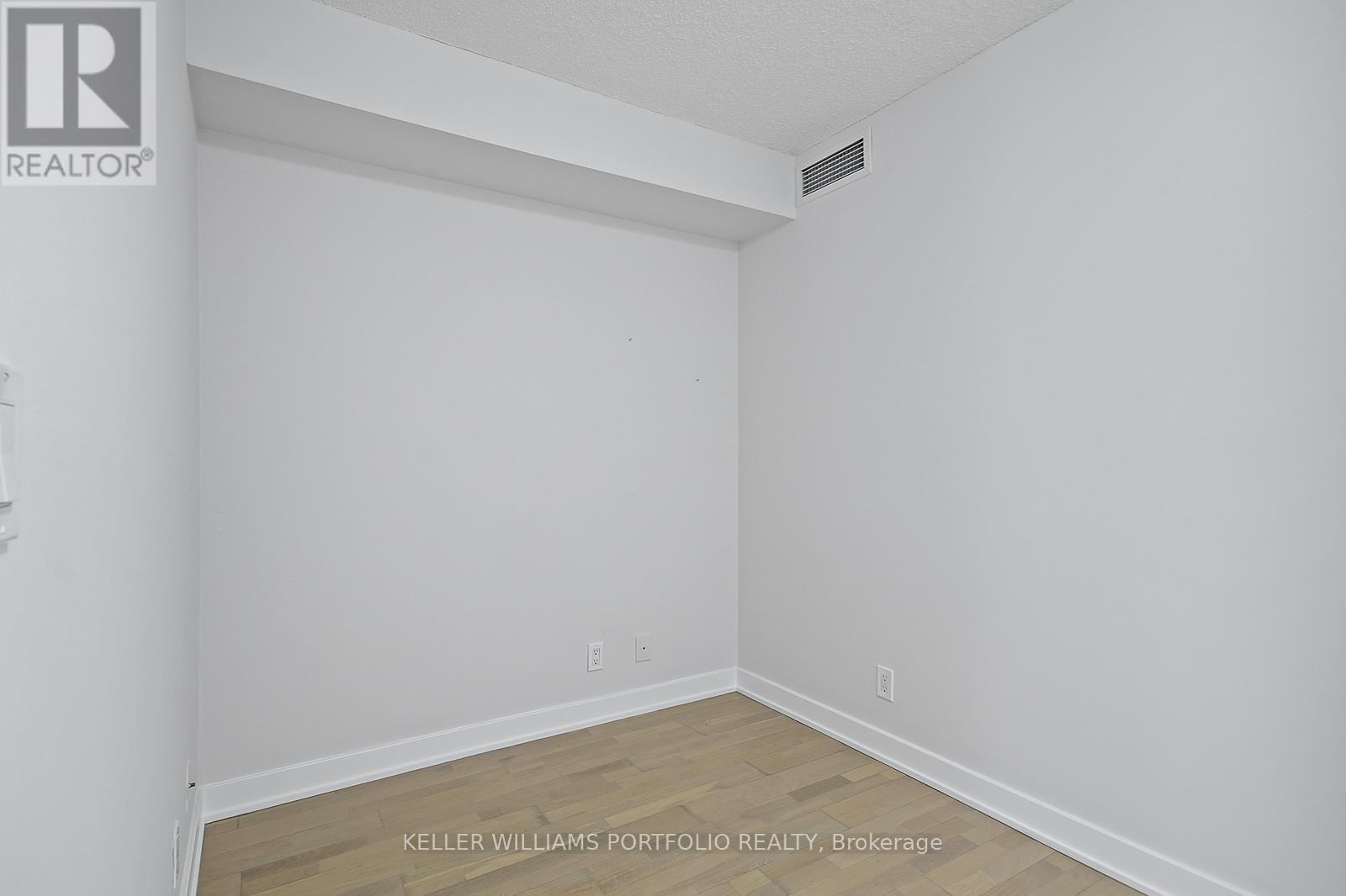 605 - 21 Nelson Street, Toronto, Ontario  M5V 3H9 - Photo 7 - C13626408
