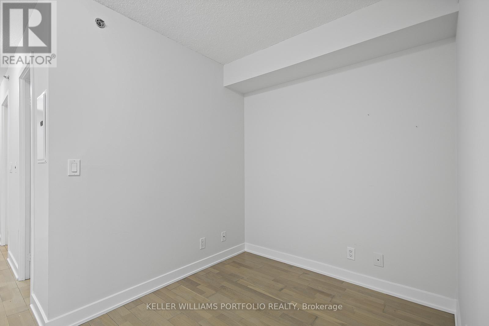 605 - 21 Nelson Street, Toronto, Ontario  M5V 3H9 - Photo 9 - C13626408