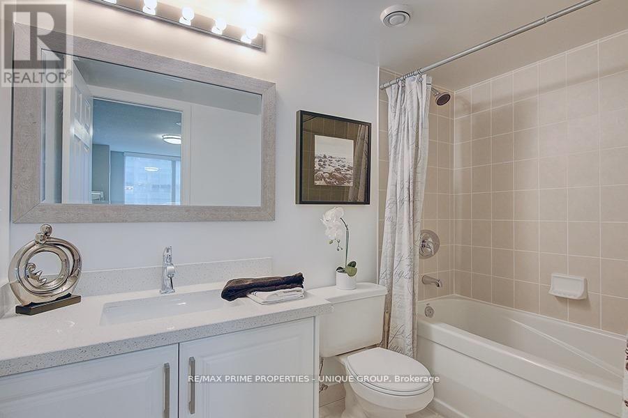 1906 - 30 Grand Trunk Crescent, Toronto, Ontario  M5J 3A4 - Photo 13 - C13626444