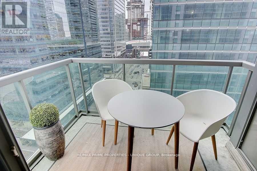 1906 - 30 Grand Trunk Crescent, Toronto, Ontario  M5J 3A4 - Photo 14 - C13626444