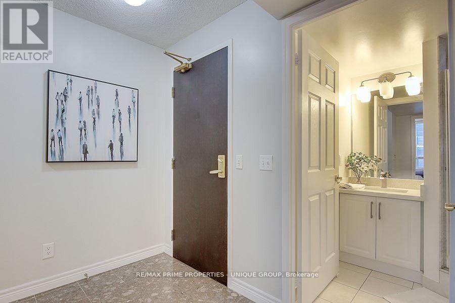 1906 - 30 Grand Trunk Crescent, Toronto, Ontario  M5J 3A4 - Photo 15 - C13626444