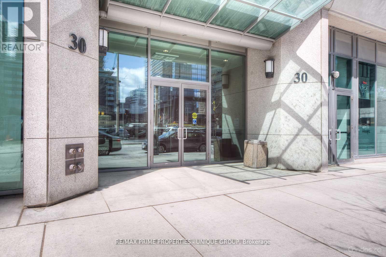 1906 - 30 Grand Trunk Crescent, Toronto, Ontario  M5J 3A4 - Photo 2 - C13626444