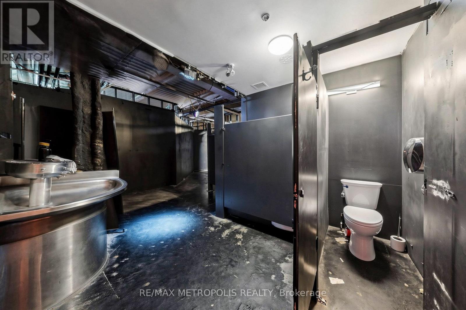 2nd & 3rd Floor - 331 - 333 Yonge Street, Toronto, Ontario  M5B 1R7 - Photo 14 - C13626492