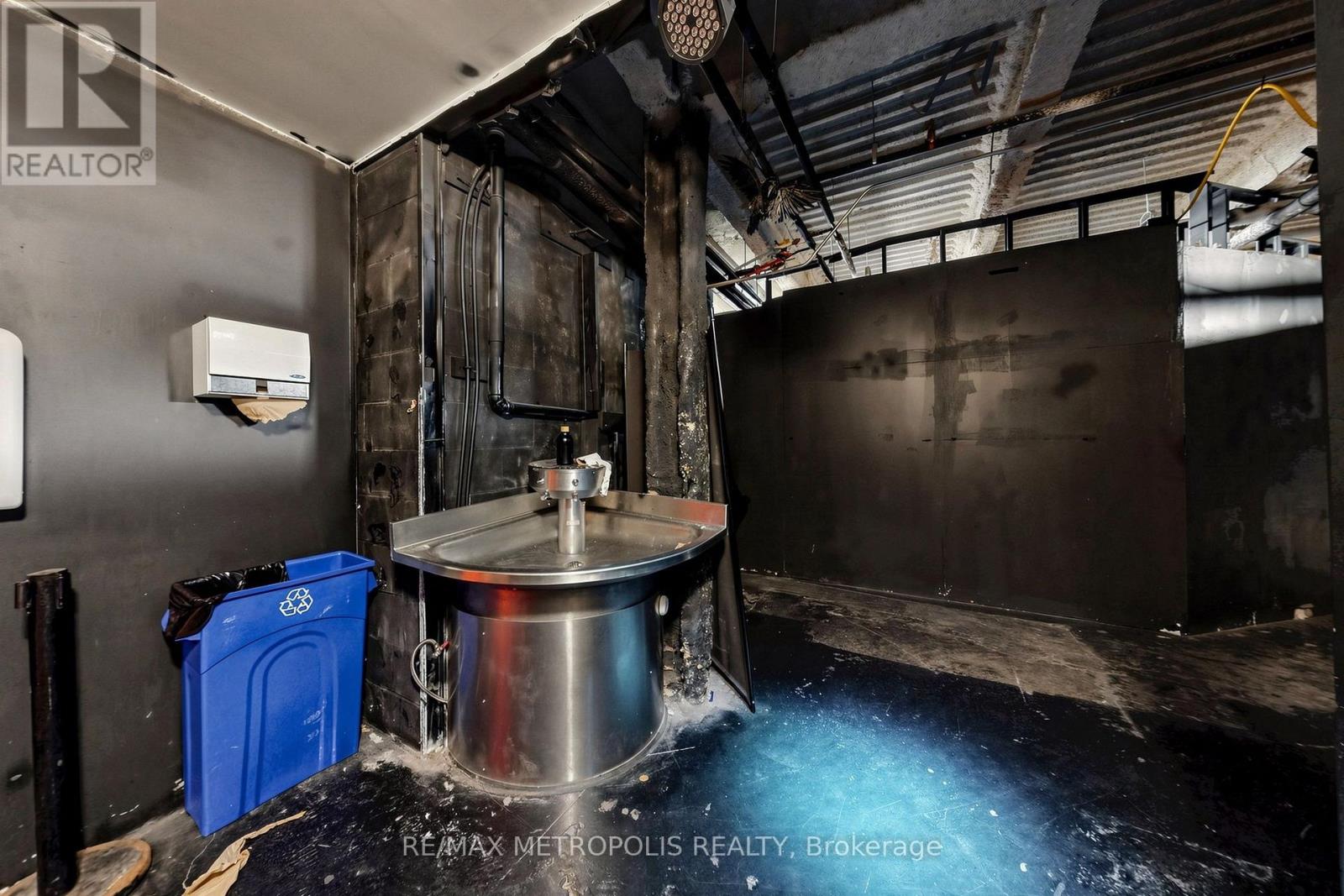 2nd & 3rd Floor - 331 - 333 Yonge Street, Toronto, Ontario  M5B 1R7 - Photo 15 - C13626492