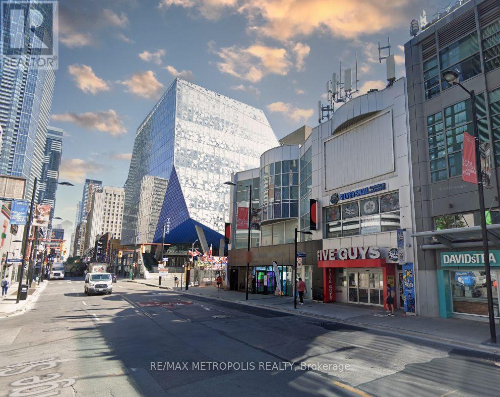 2ND & 3RD FLOOR - 331 - 333 YONGE STREET, Toronto, Ontario