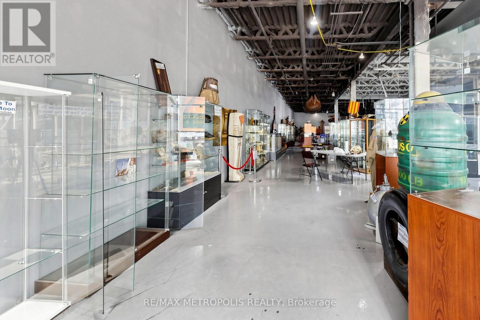 2nd & 3rd Floor - 331 - 333 Yonge Street, Toronto, Ontario  M5B 1R7 - Photo 14 - C13626520