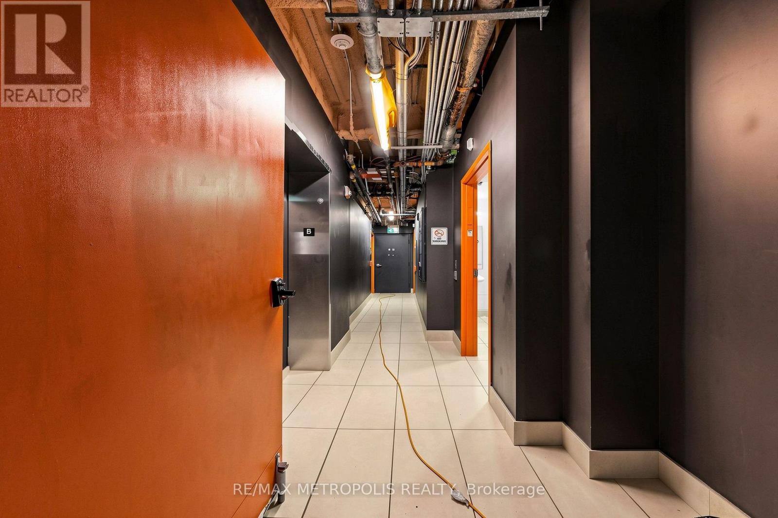 2nd & 3rd Floor - 331 - 333 Yonge Street, Toronto, Ontario  M5B 1R7 - Photo 19 - C13626520
