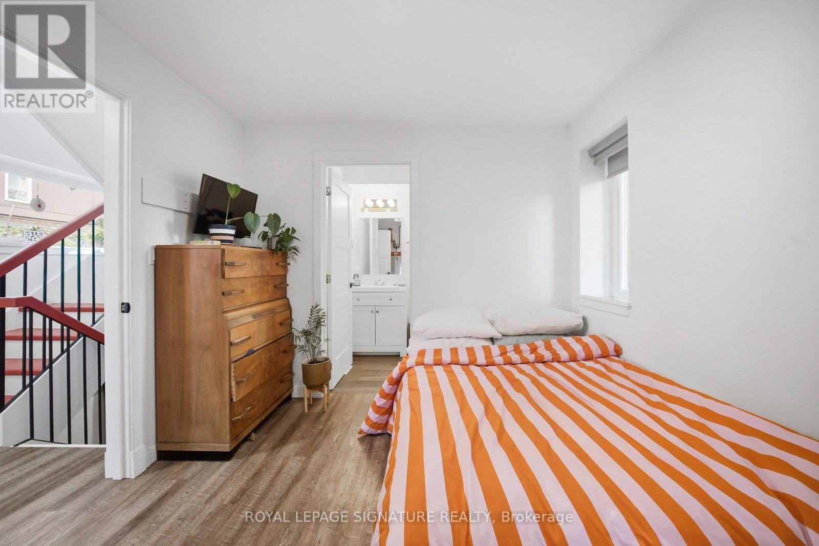 South Unit - 389r Leslie Street, Toronto, Ontario  M4M 3E3 - Photo 12 - E13626458