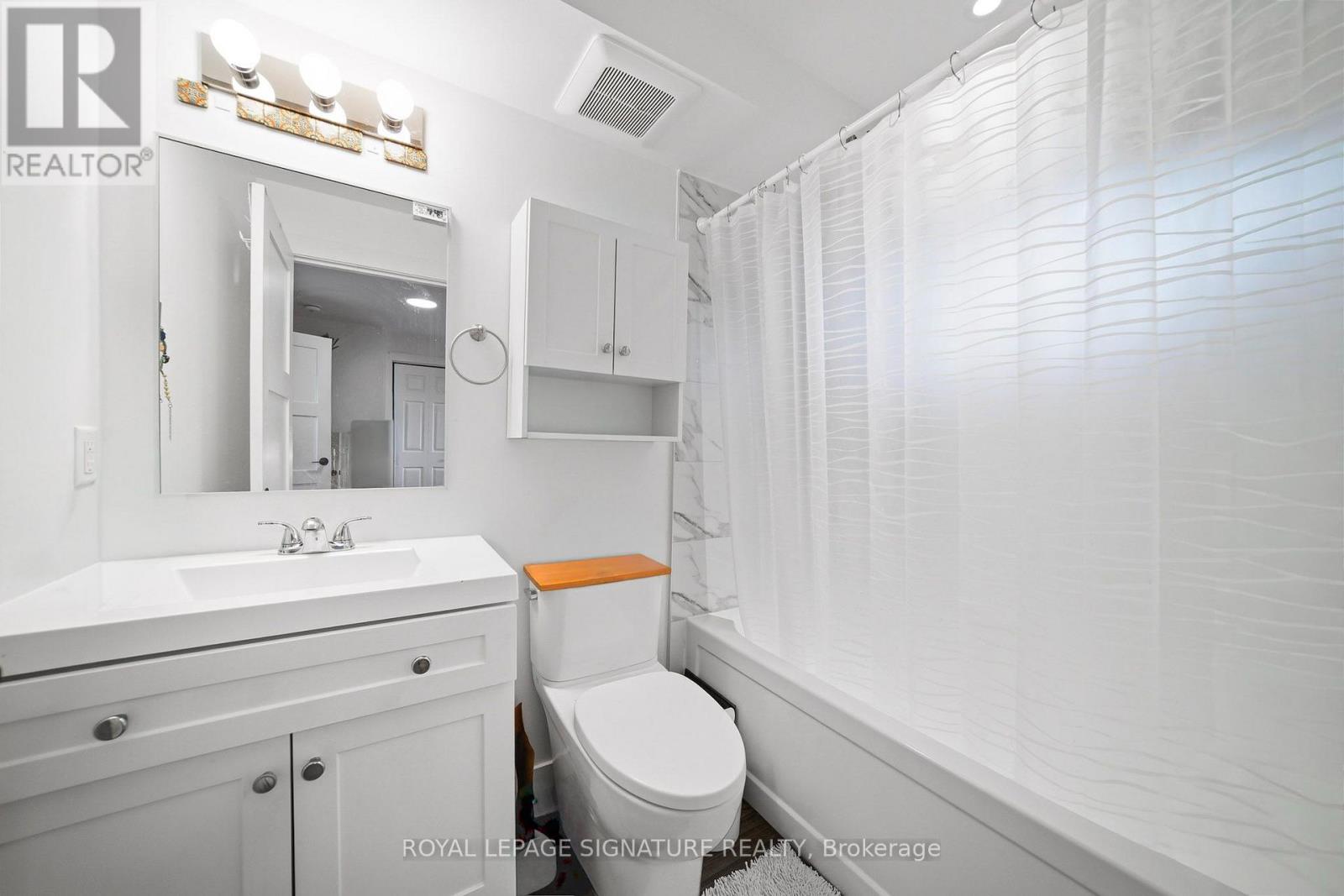 South Unit - 389r Leslie Street, Toronto, Ontario  M4M 3E3 - Photo 14 - E13626458