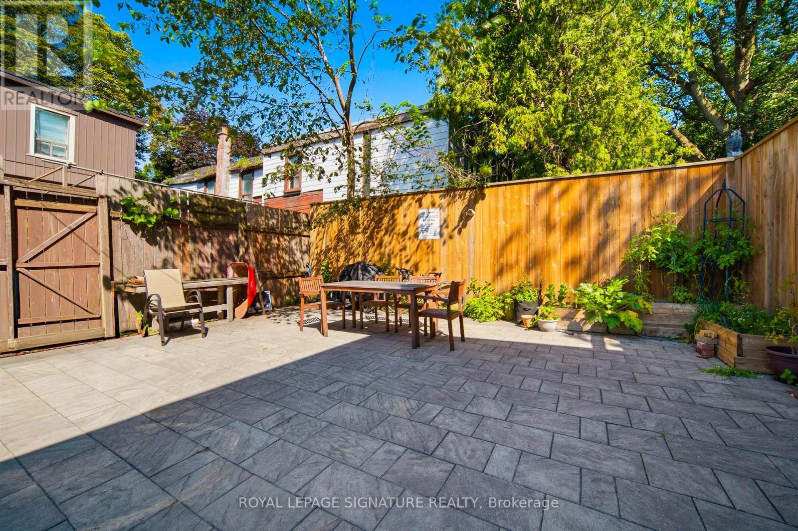 South Unit - 389r Leslie Street, Toronto, Ontario  M4M 3E3 - Photo 17 - E13626458