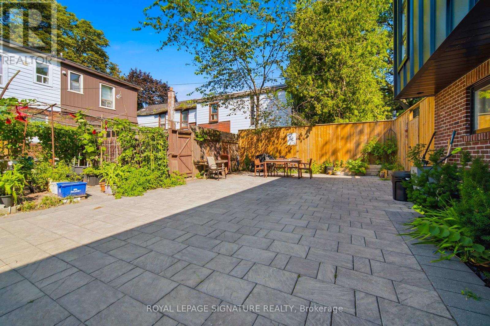 South Unit - 389r Leslie Street, Toronto, Ontario  M4M 3E3 - Photo 18 - E13626458