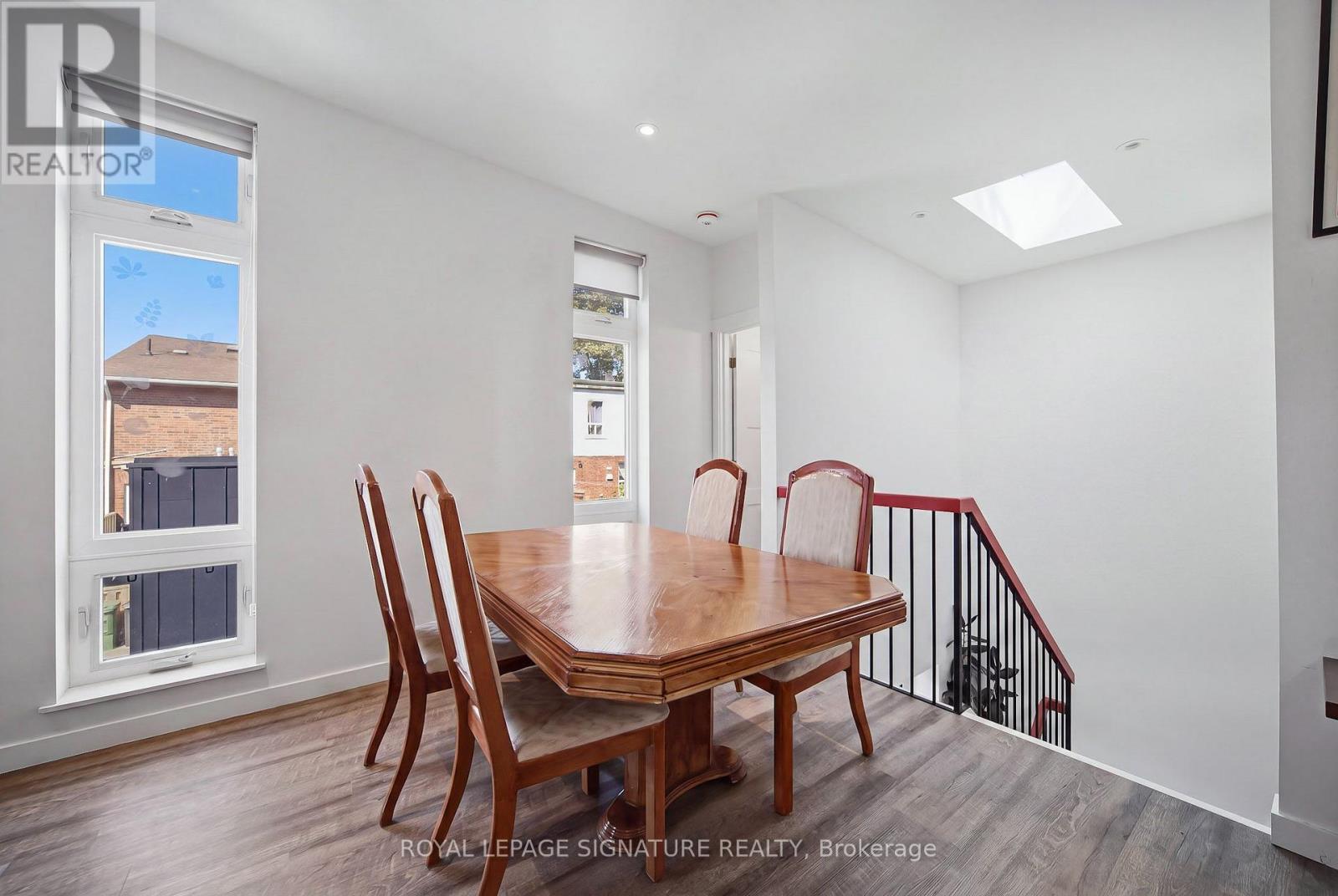 South Unit - 389r Leslie Street, Toronto, Ontario  M4M 3E3 - Photo 4 - E13626458