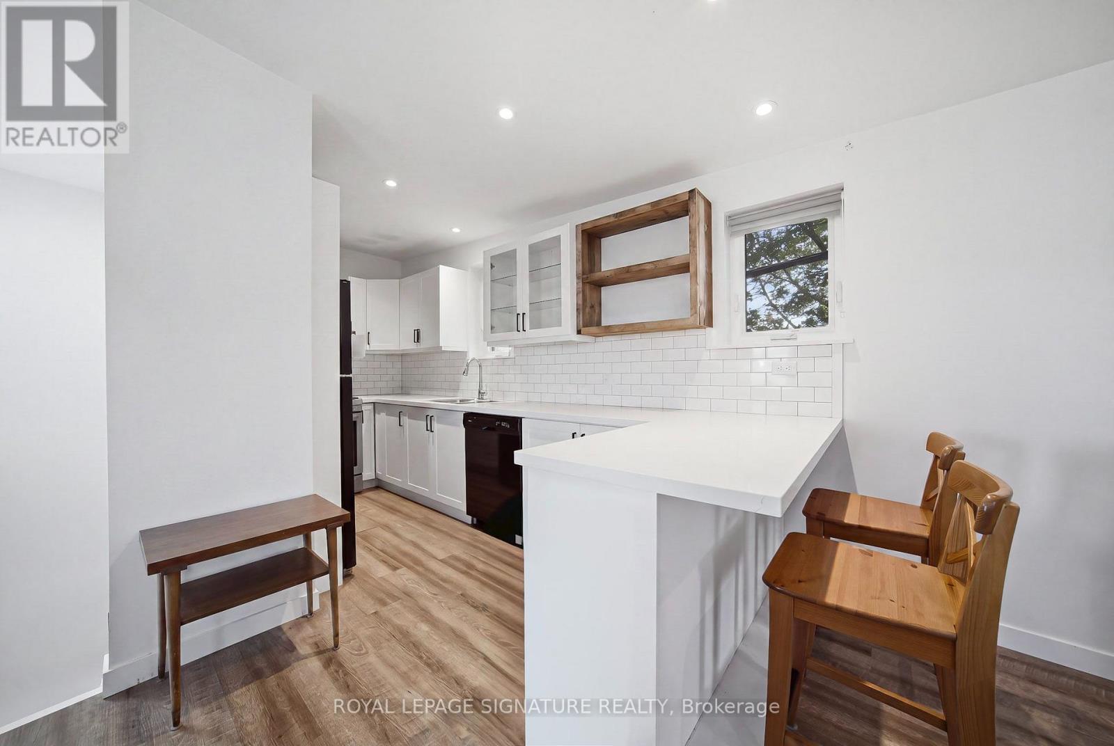 South Unit - 389r Leslie Street, Toronto, Ontario  M4M 3E3 - Photo 5 - E13626458