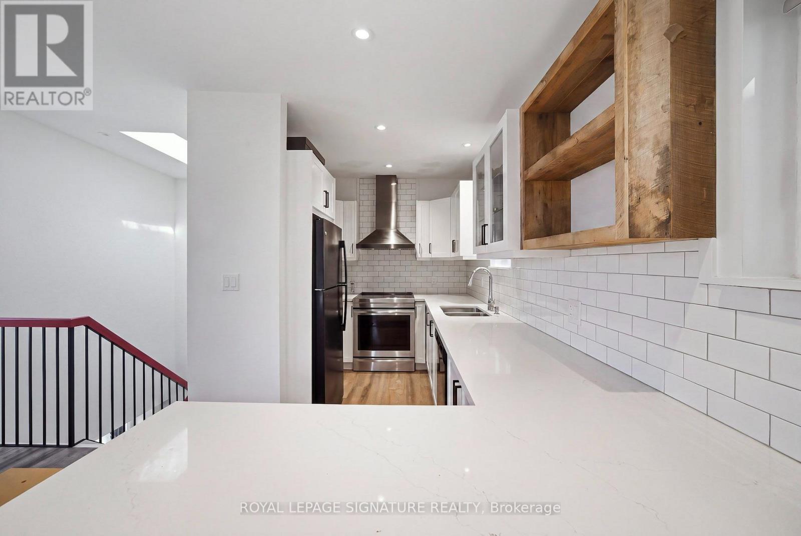 South Unit - 389r Leslie Street, Toronto, Ontario  M4M 3E3 - Photo 6 - E13626458