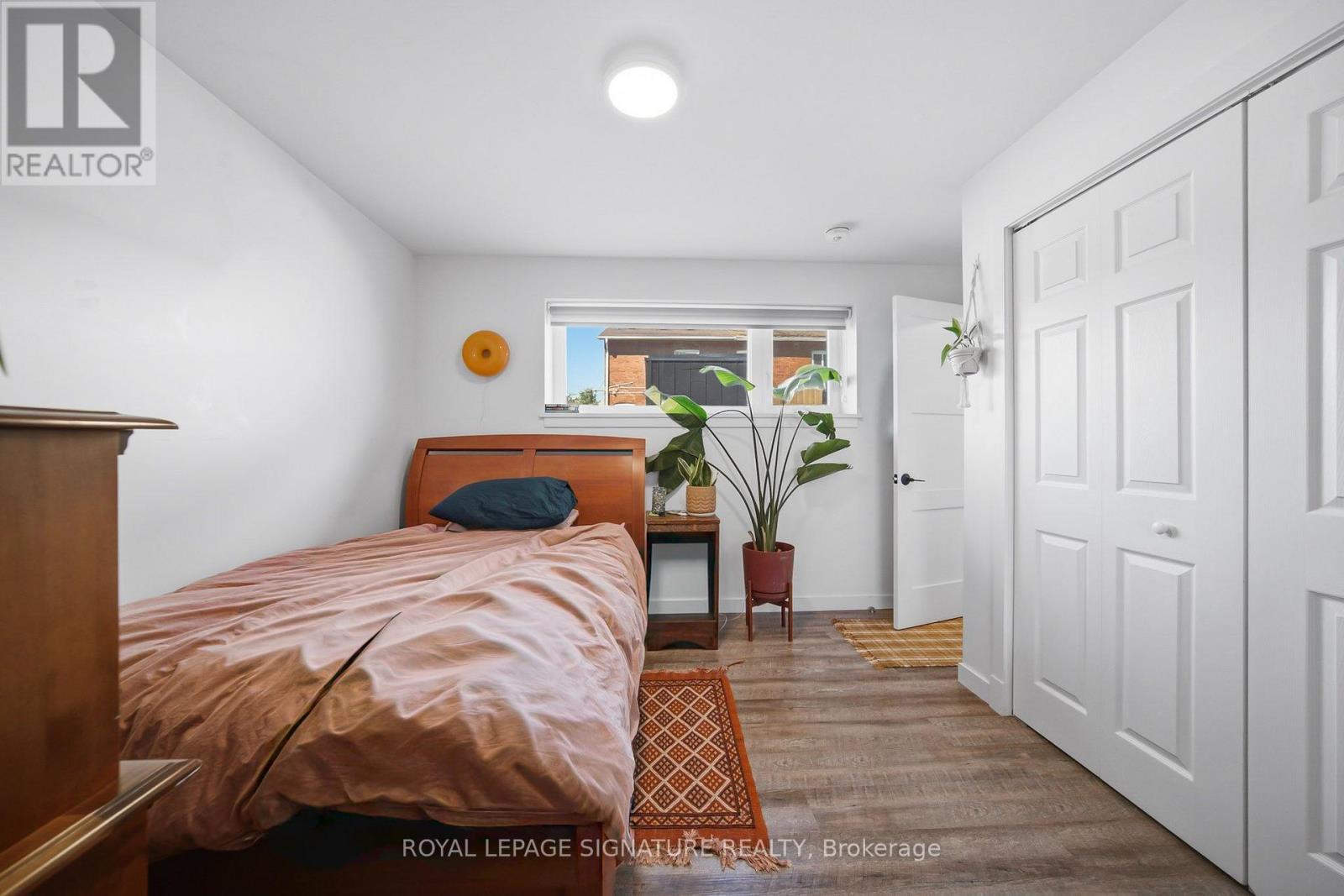 South Unit - 389r Leslie Street, Toronto, Ontario  M4M 3E3 - Photo 9 - E13626458