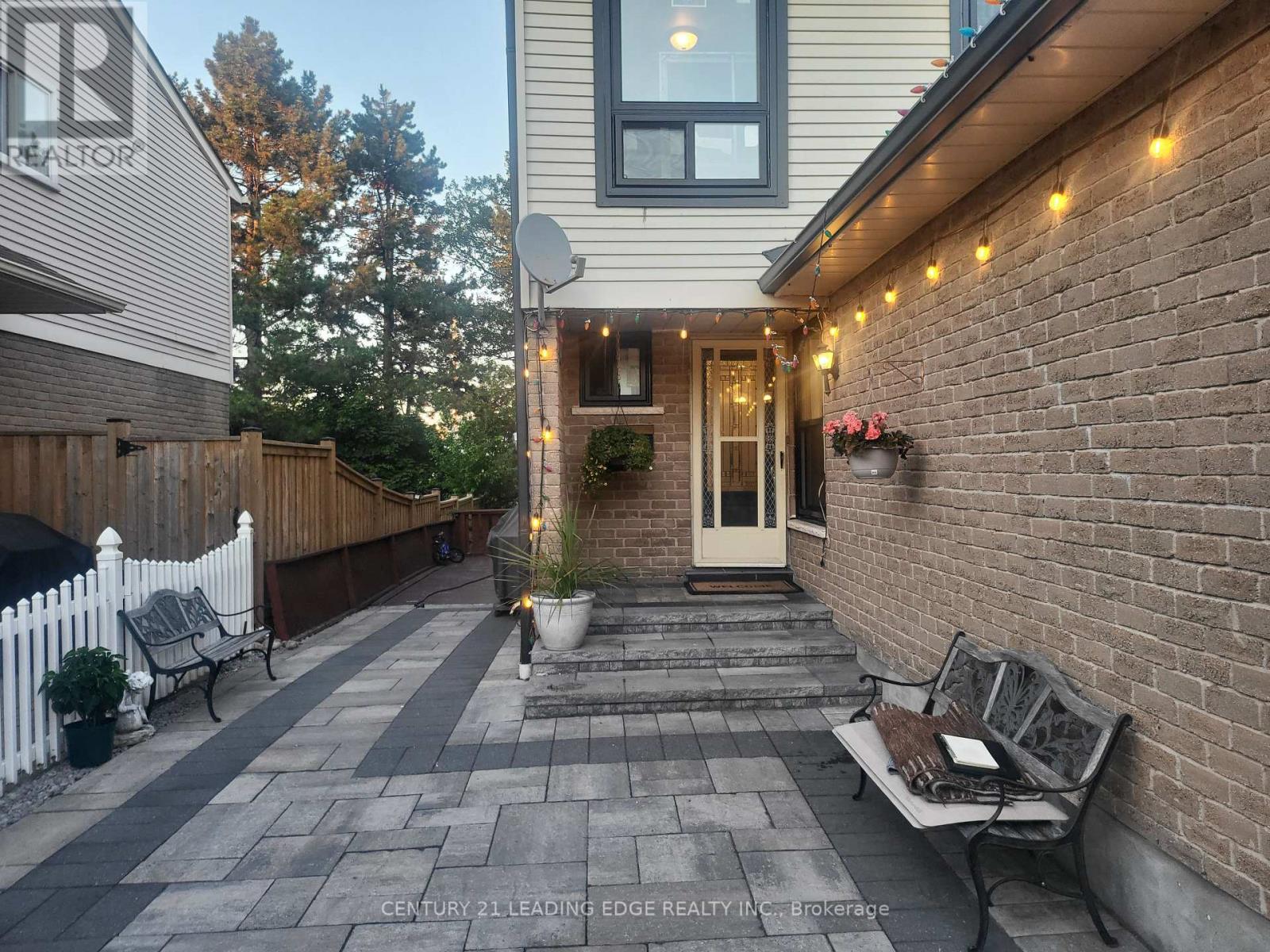 63 Nabob Crescent, Toronto, Ontario  M1B 2Z1 - Photo 4 - E13626490