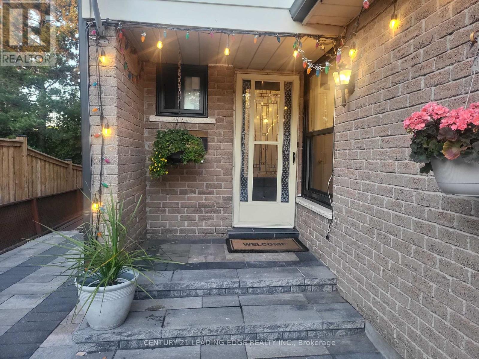 63 Nabob Crescent, Toronto, Ontario  M1B 2Z1 - Photo 5 - E13626490