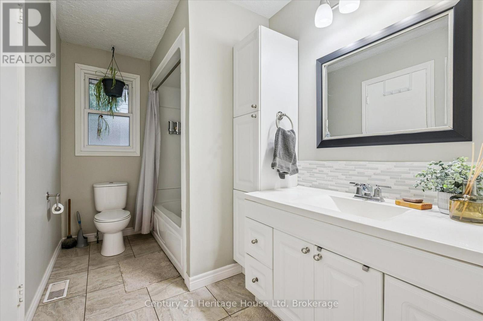 653 Perry Street, Centre Wellington (Fergus), Ontario  N1M 2R5 - Photo 22 - X13626448
