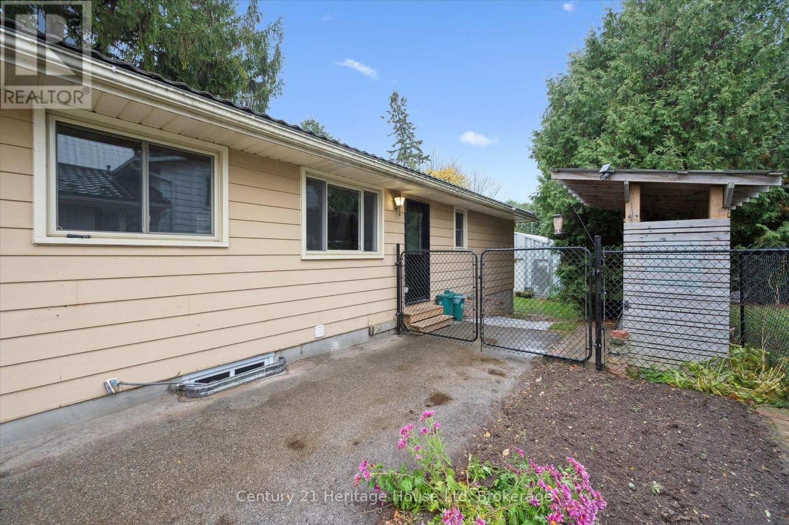 653 Perry Street, Centre Wellington (Fergus), Ontario  N1M 2R5 - Photo 34 - X13626448