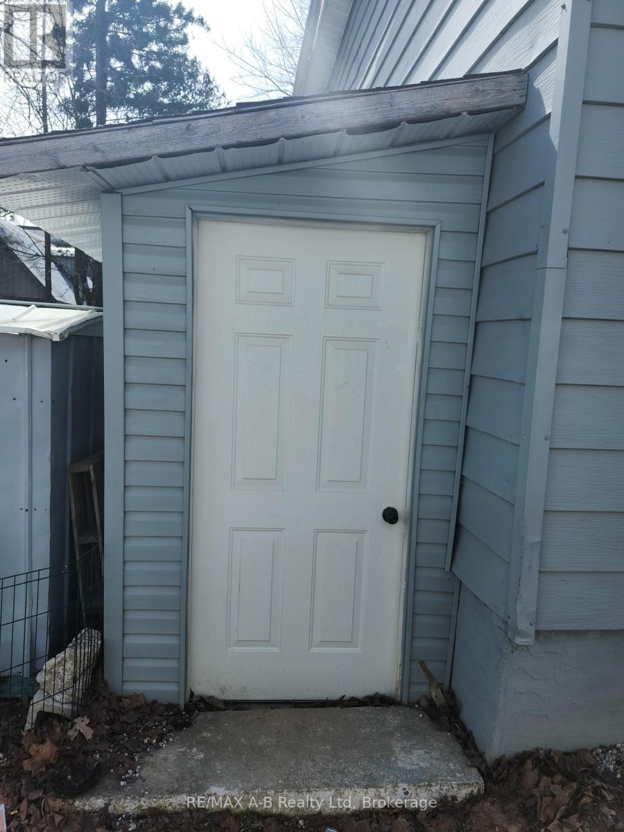 307 Erie Street, Stratford, Ontario  N5A 2N2 - Photo 3 - X13626452