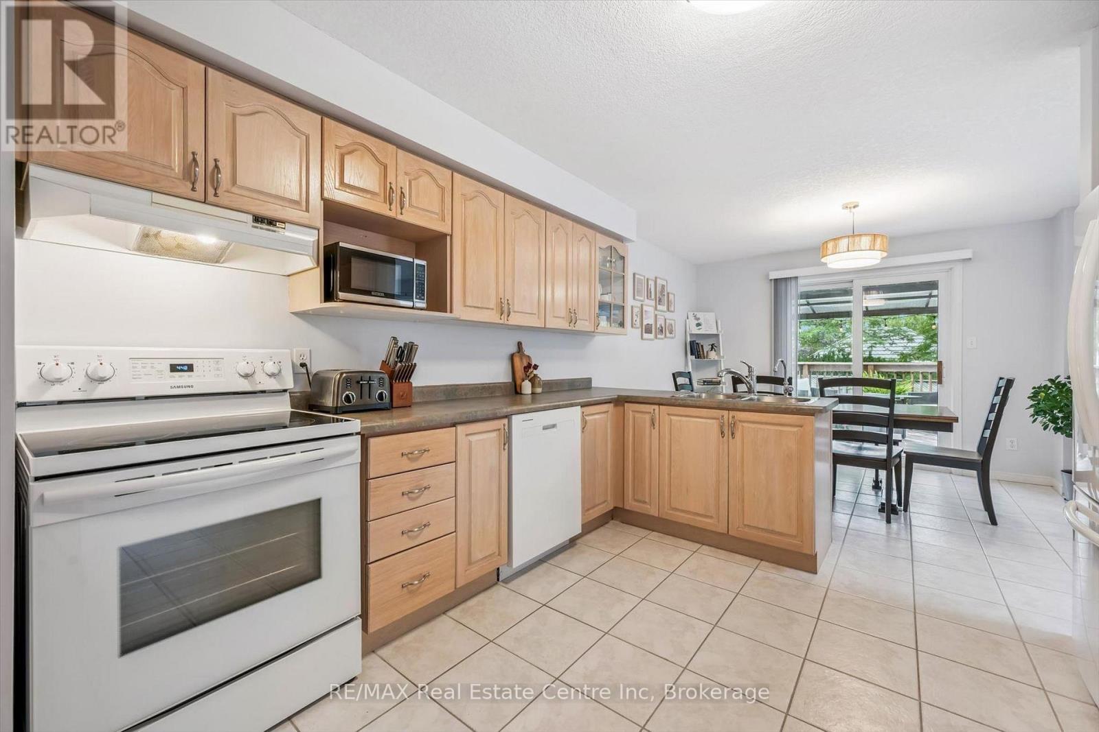 20 Pratt Place, Cambridge, Ontario  N3C 4C8 - Photo 6 - X13626460