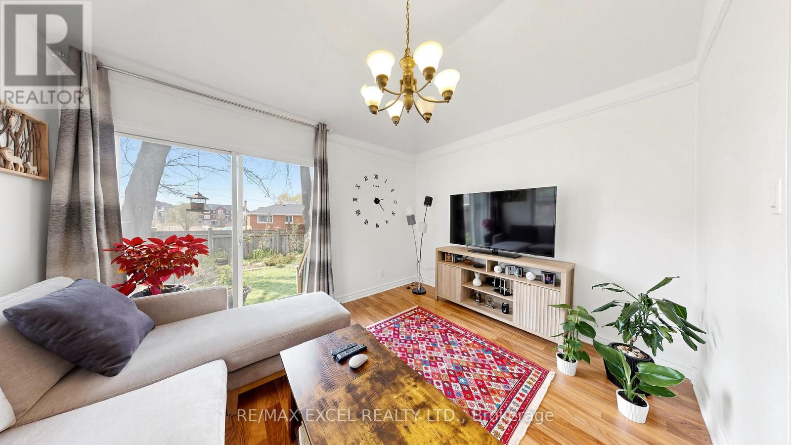2 Hughes Street, Richmond Hill, Ontario  L4E 2V9 - Photo 7 - N13626438