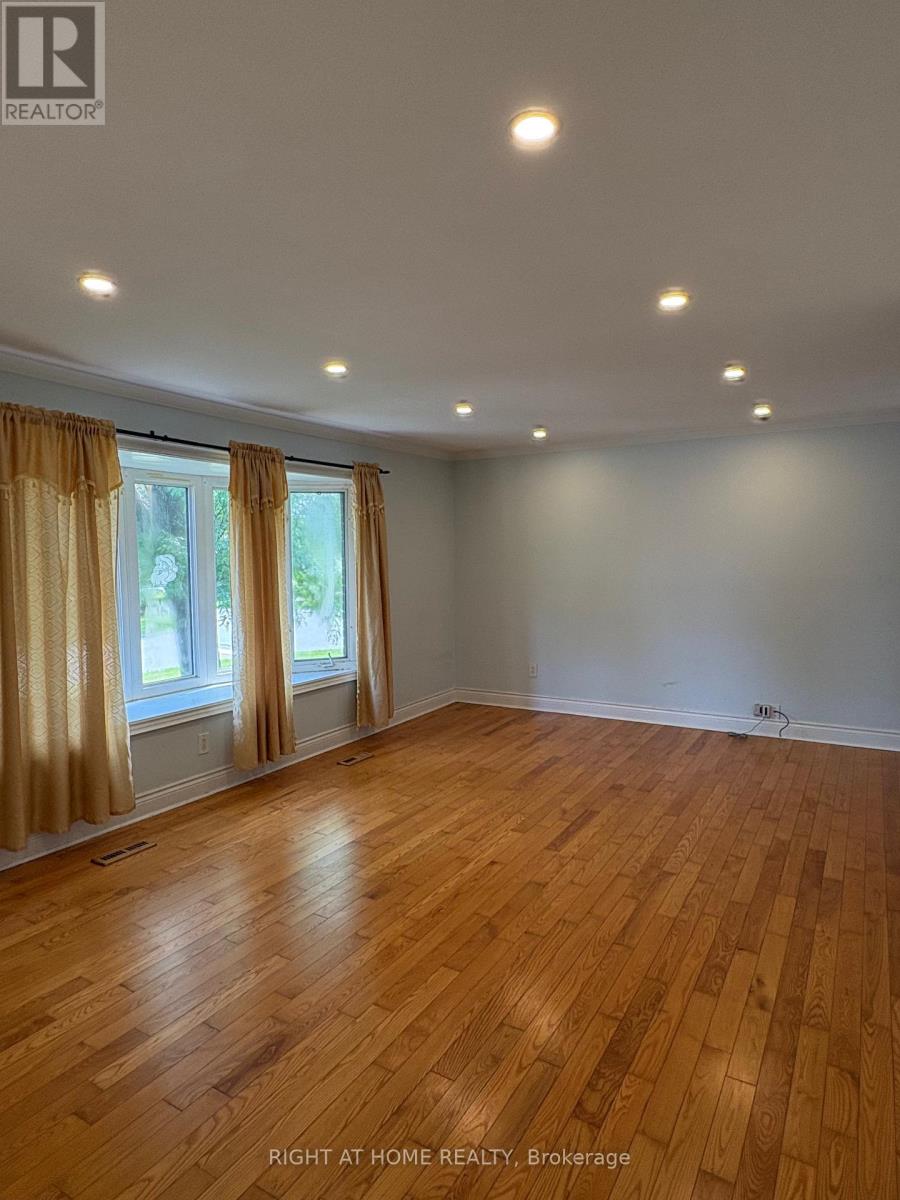 Upper Level - 58 Devins Drive, Aurora, Ontario  L4G 2Z1 - Photo 3 - N13626462