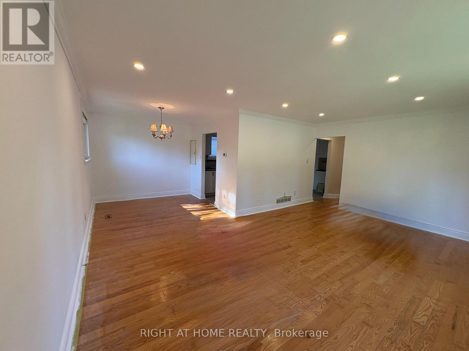 Upper Level - 58 Devins Drive, Aurora, Ontario  L4G 2Z1 - Photo 5 - N13626462