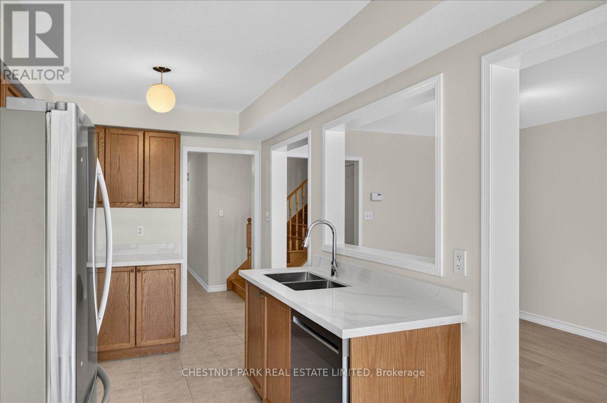 241 Banbrooke Crescent, Newmarket, Ontario  L3X 2W5 - Photo 13 - N13626546