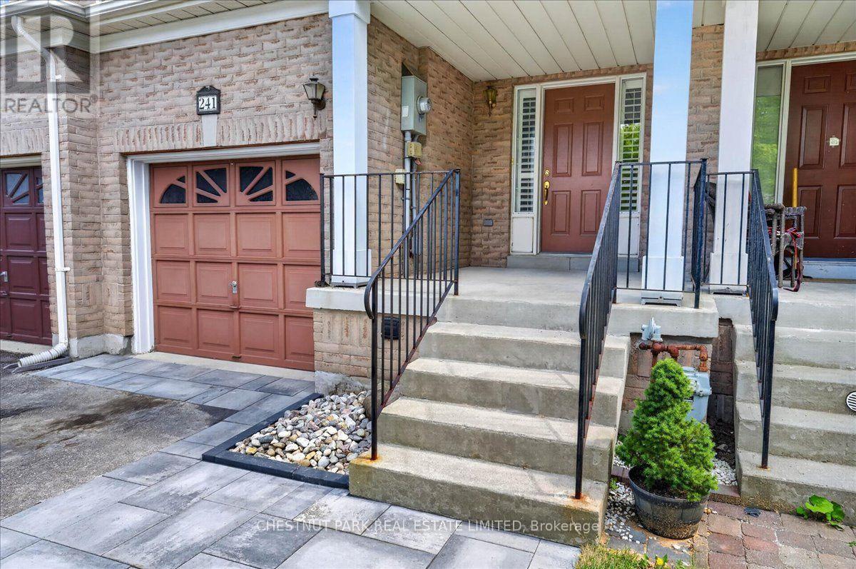 241 Banbrooke Crescent, Newmarket, Ontario  L3X 2W5 - Photo 3 - N13626546