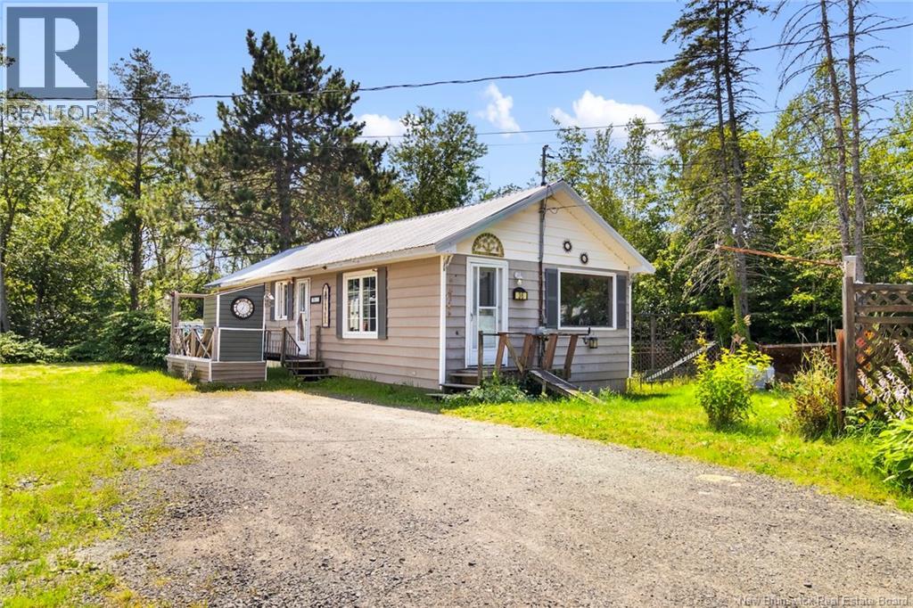 36 Queen Street, Minto, New Brunswick  E4B 3P1 - Photo 1 - NB145154