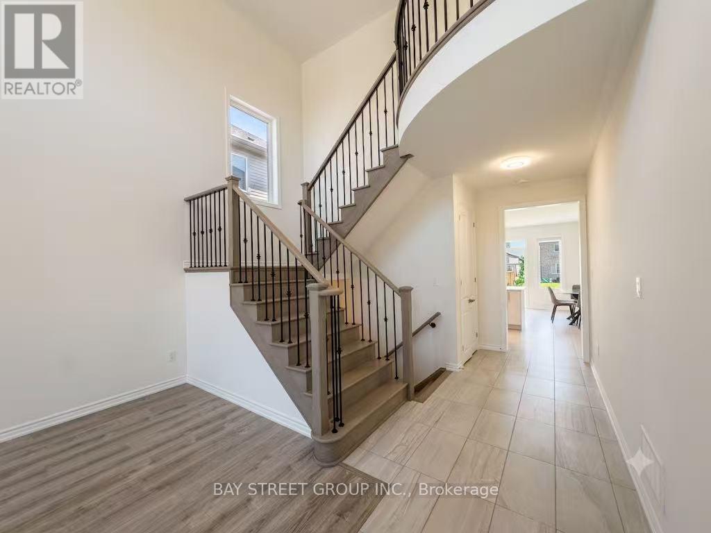 27 Samuel Crescent, Springwater, Ontario  L9X 2A4 - Photo 3 - S13626390