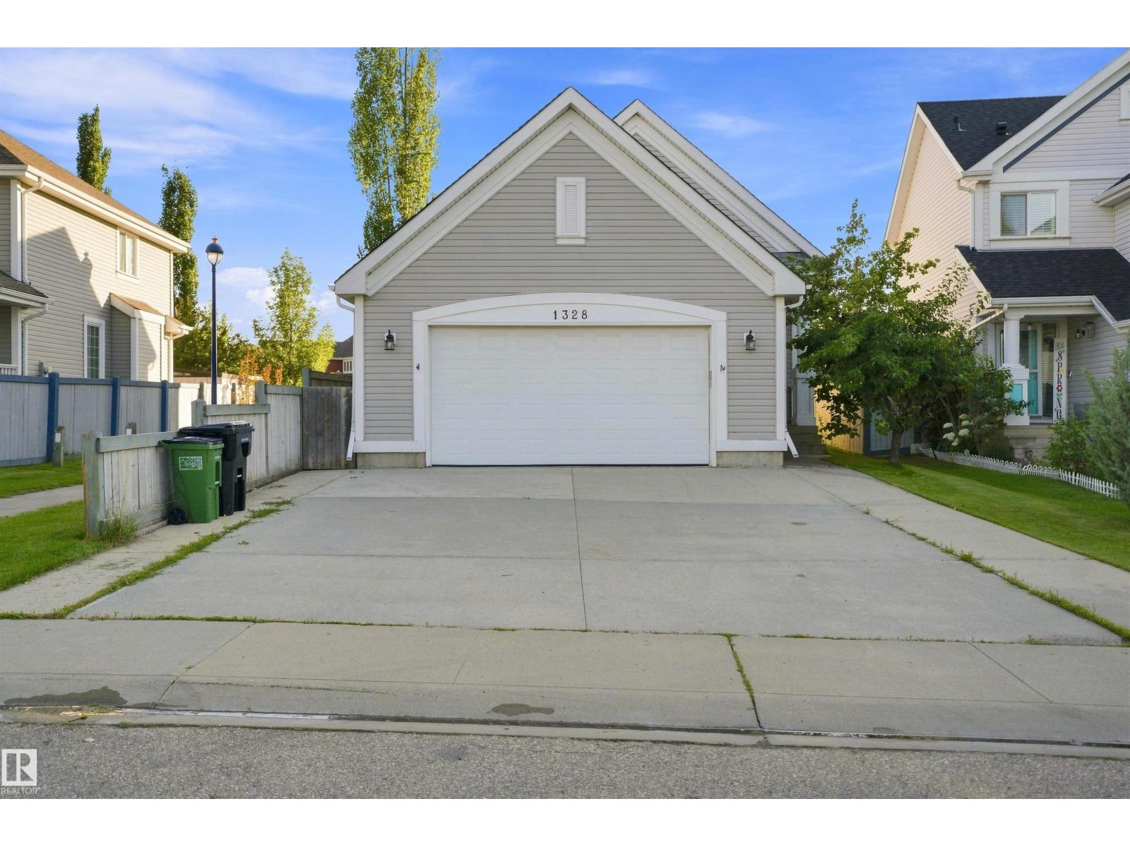 1328 80 ST SW, Edmonton, Alberta