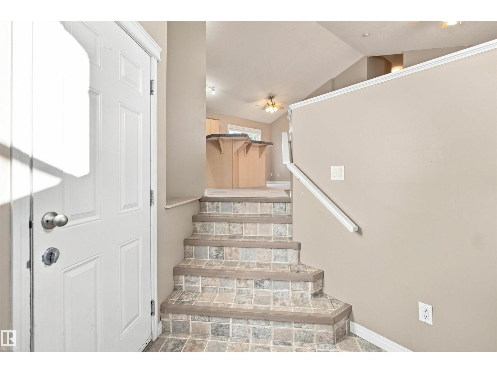 1328 80 St SW, Edmonton, Alberta  T6X 1H4 - Photo 4 - E4501637