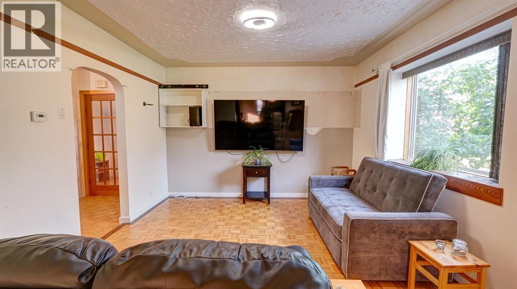 335 50 Avenue W, Claresholm, Alberta  T0L 0T0 - Photo 9 - A2331892