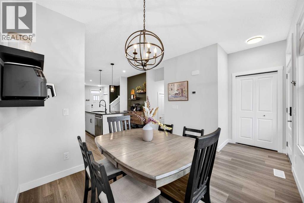1601 Chinook Gate Drive SW, Airdrie, Alberta  T4B 5J4 - Photo 10 - A2332065