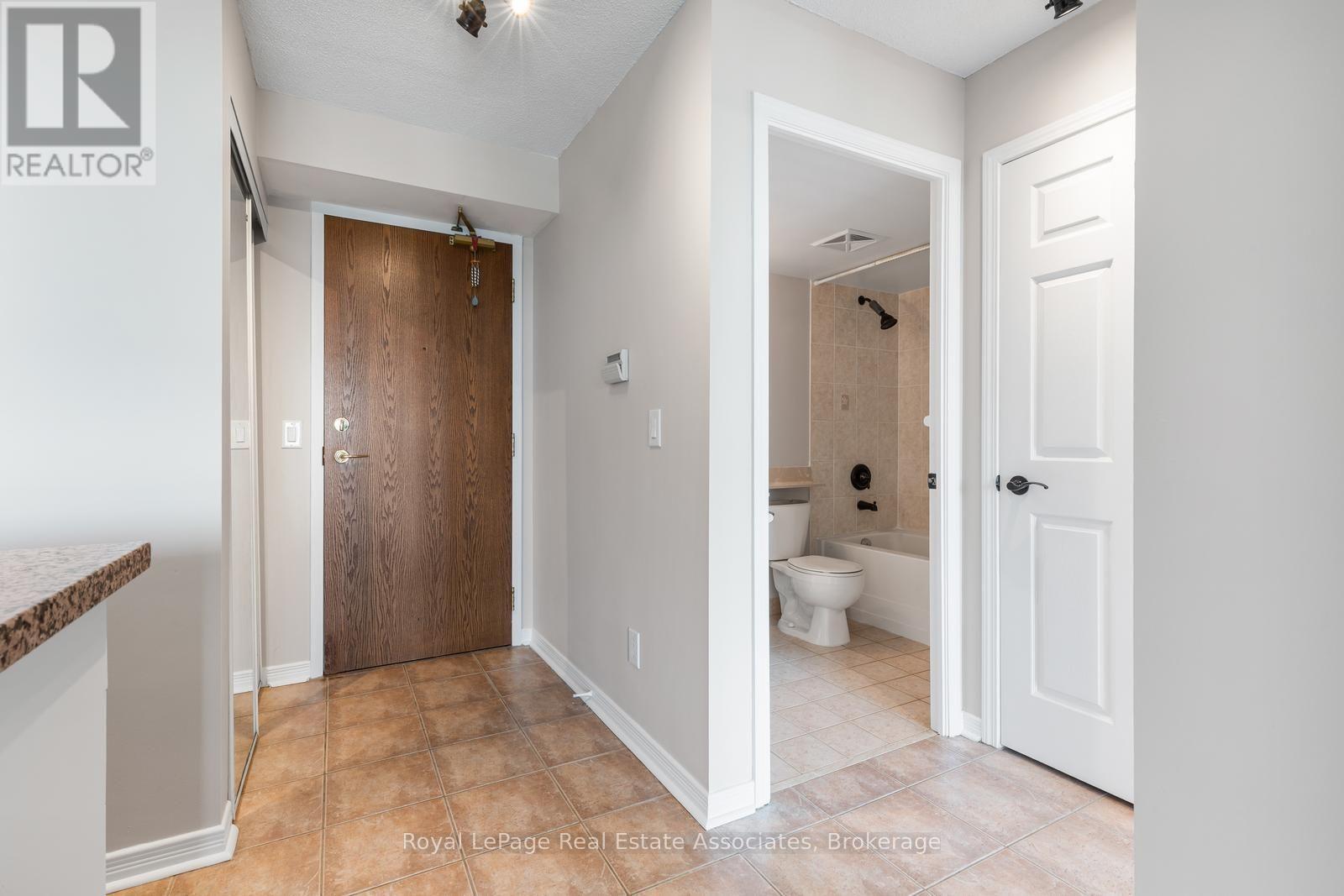 1707 - 4889 Kimbermount Avenue, Mississauga, Ontario  L5M 7R9 - Photo 14 - W13626358