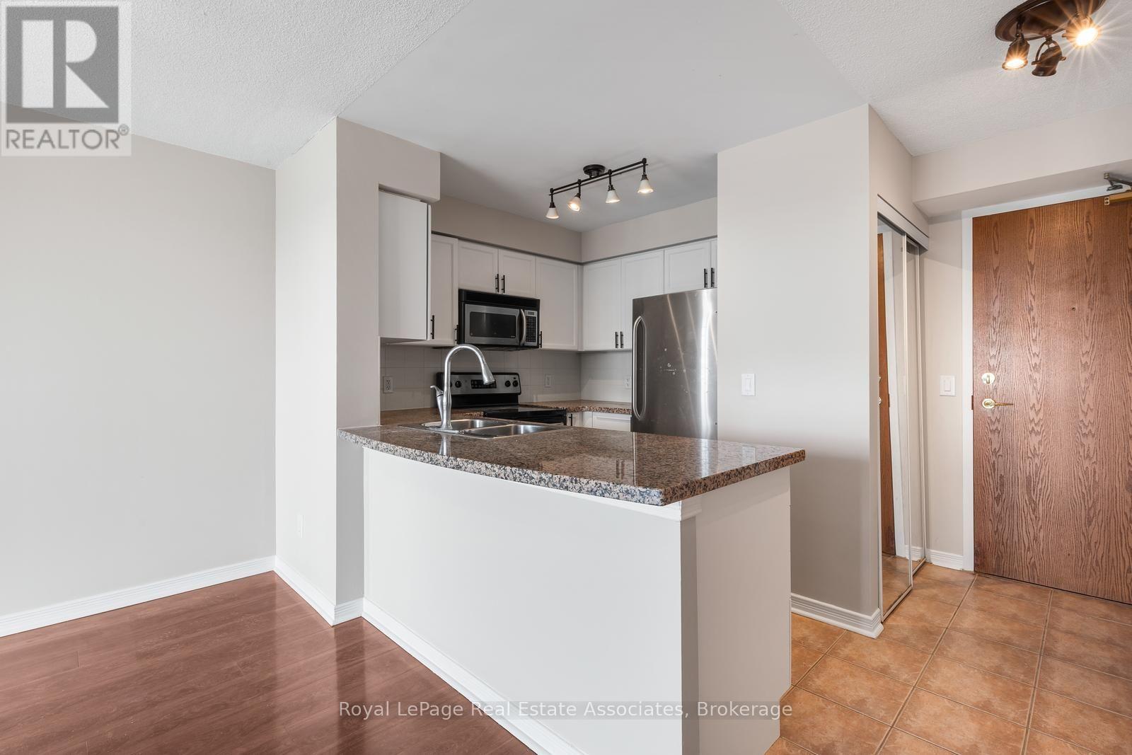 1707 - 4889 Kimbermount Avenue, Mississauga, Ontario  L5M 7R9 - Photo 8 - W13626358