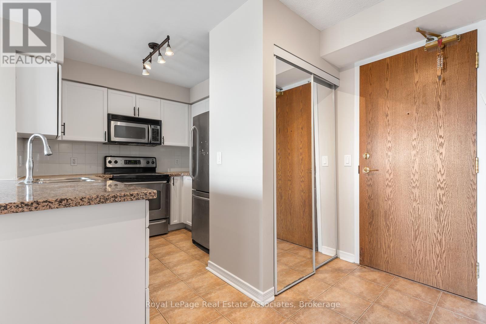 1707 - 4889 Kimbermount Avenue, Mississauga, Ontario  L5M 7R9 - Photo 9 - W13626358